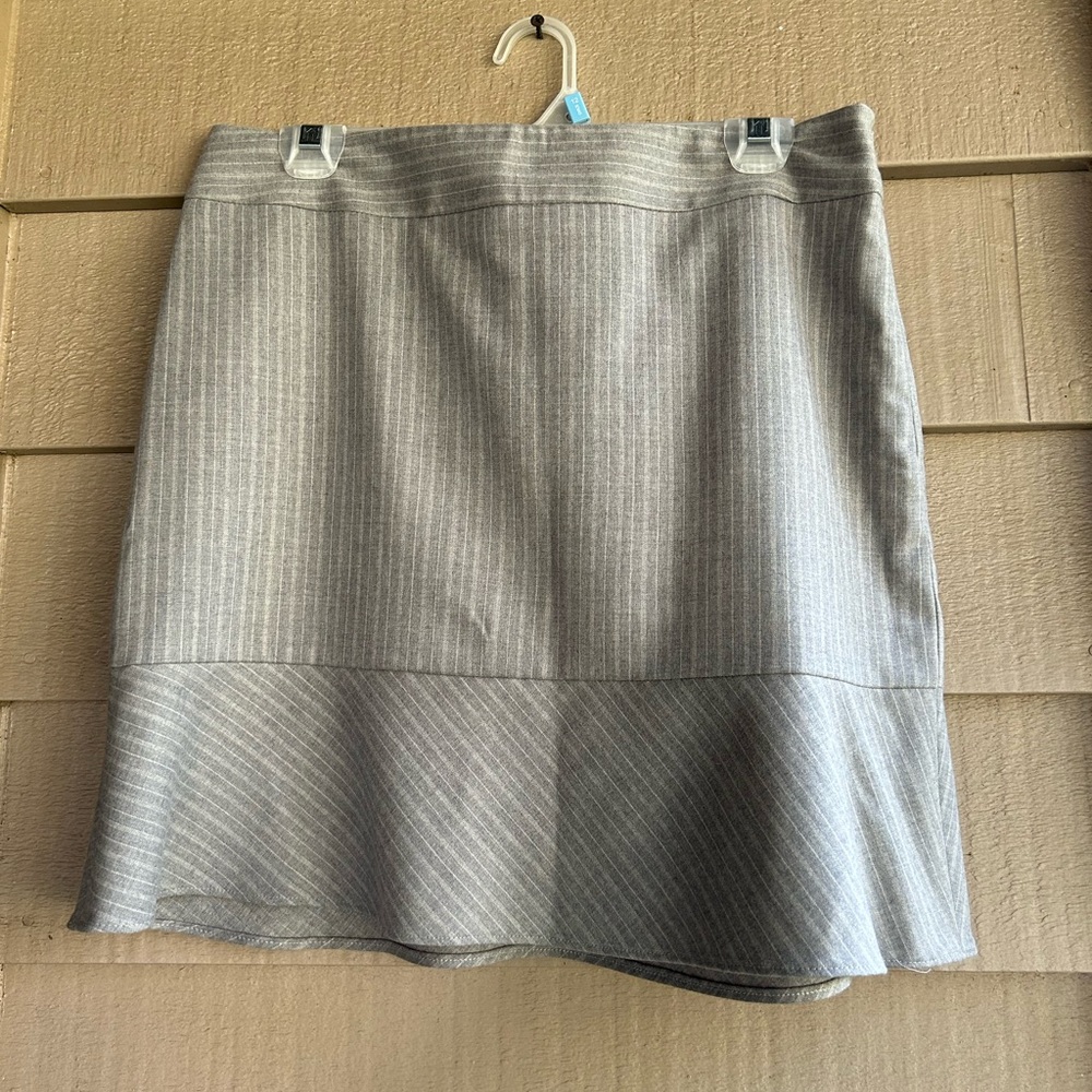 Banana Republic stretch skirt Sz 8 flare hem panel. NWT